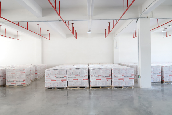 Raw material bin